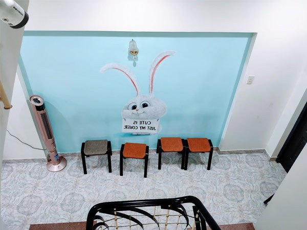 Hệ thống camera giúp quan sát khu vực khách chờ của phòng khám nhi