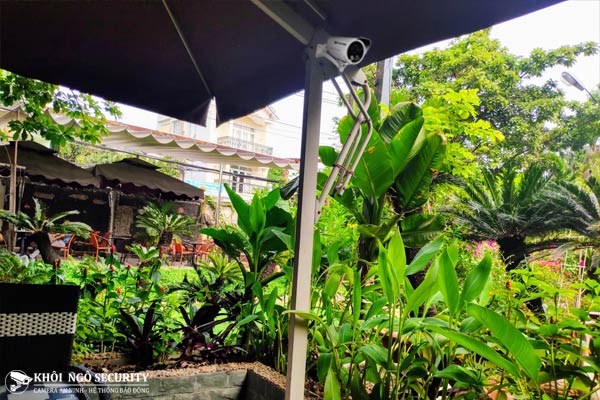 Lắp camera ngoài trời cho quán coffee sân vườn